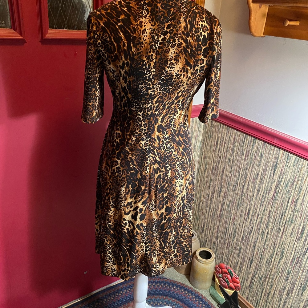 Elegant Animal Print Midi Dress - Picture 5 of 6
